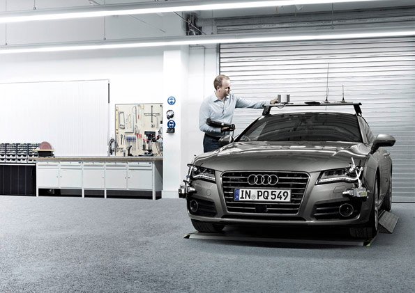 Audi ranks at the top in the current studies from the trendence and UNIVERSUM consulting institutes. According to these rankings, the carmaker remains the favorite employer for most university students in Germany, especially among prospective engineers. The graduates can look forward to excellent job prospects: AUDI AG will strengthen its fields of innovation this year with around 2,000 experts.