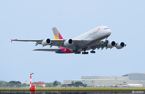 Asiana Airlines takes delivery of its first Airbus A380 (c) Airbus