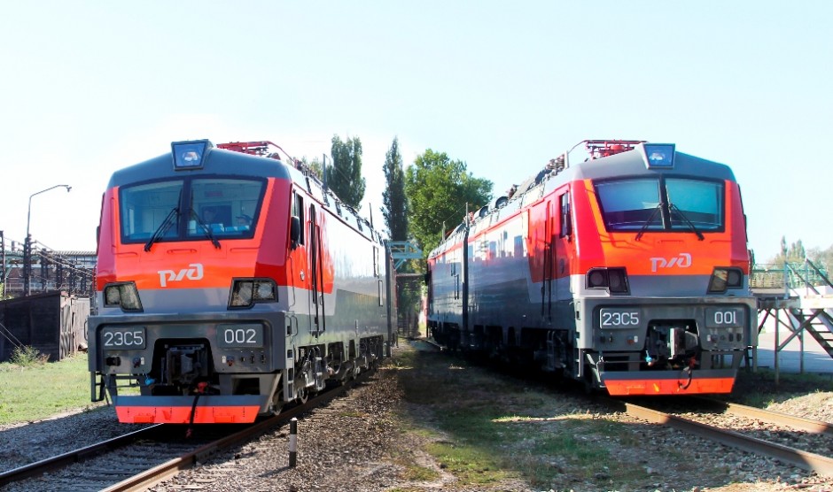 Novocherkassk Electric Locomotive Plant delivered the first two 2ES5 freight electric locomotives `Scythian` to JSC Russian Railways 