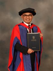 Indonesian UN Ambassador to His Excellency (H. E.) Dr Desra Percaya received honorary doctorate from the University of Birmingham 