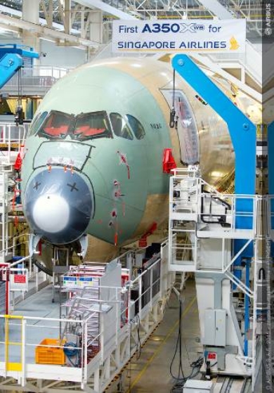 Singapore Airlines’ first A350 XWB at the Airbus final assembly line (c) Airbus