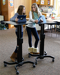 An example of the Ergotron LearnFit™ Adjustable Standing Desk used in the Melbourne study. Image: ©2015 Ergotron, Inc.