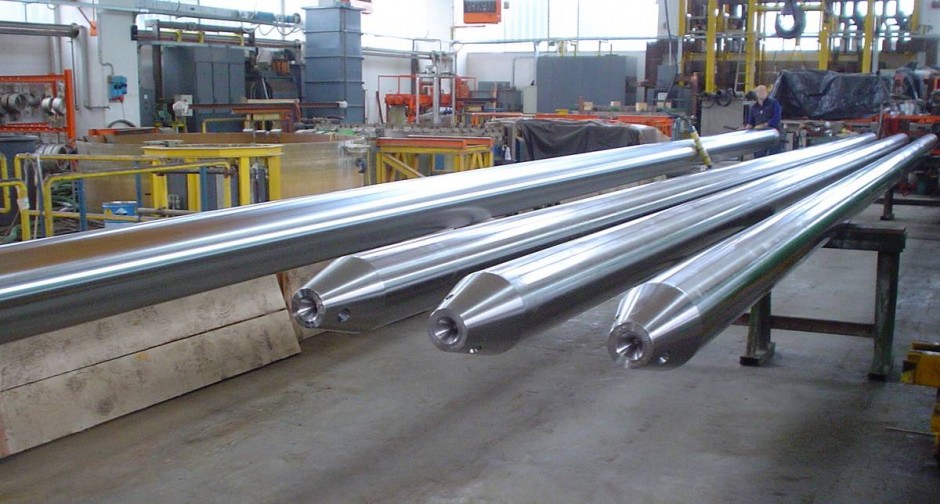 Picture caption 1: When used for mandrel bars, Thermodur® 2342 special long steel from Deutsche Edelstahlwerke makes production of the seamless tubes used in oil and gas exploration and extraction safe and reliable.