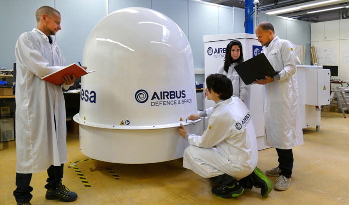 Airbus Defence and Space delivered the first ACES Ground Terminal to German National Metrology Institute  