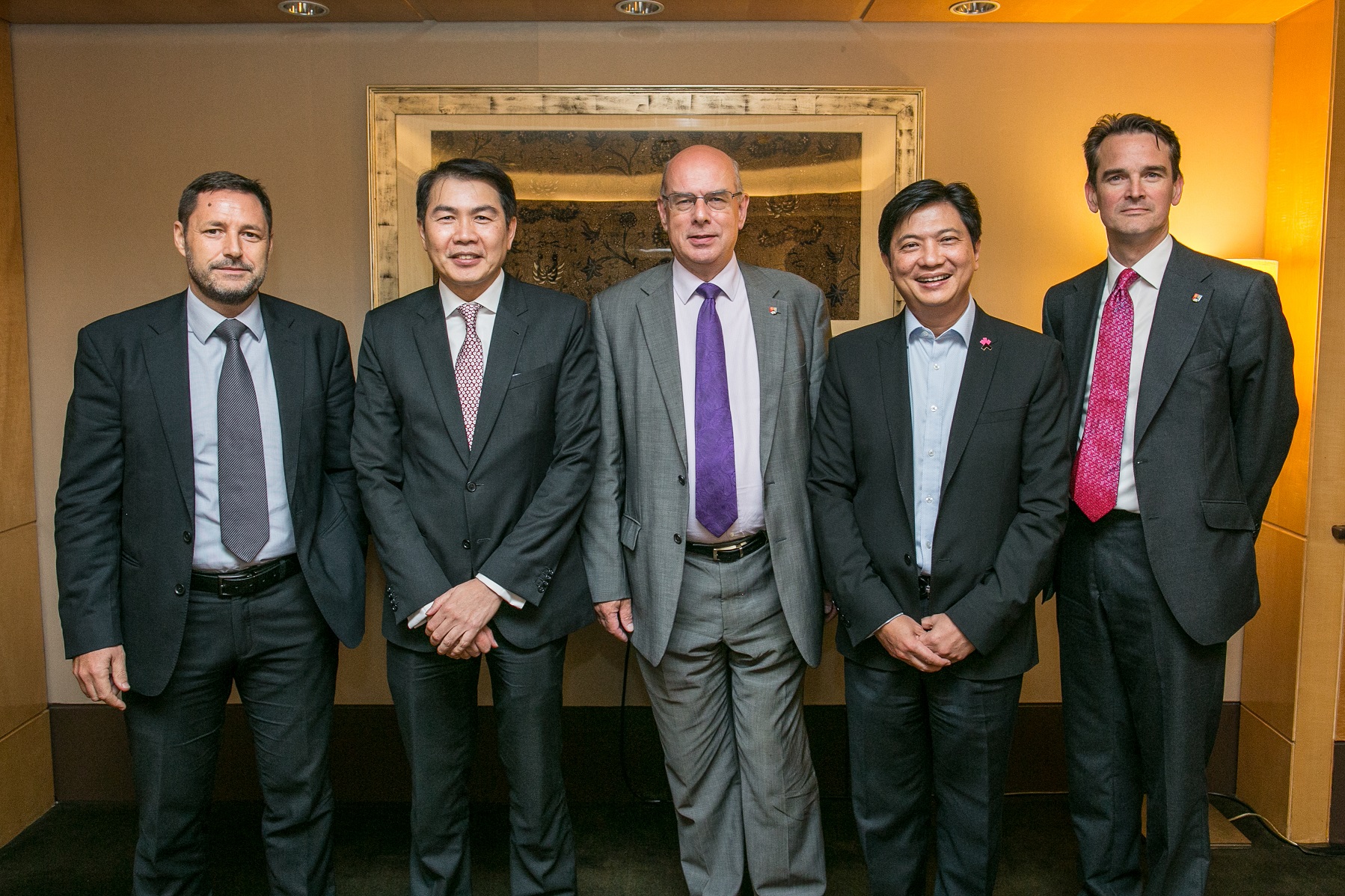 Sir David, centre, is pictured above with, from left, British Council Singapore Director Roland Davies, Singapore Advisory Group Chair Lim Ming Yan, Executive Chairman of PwC Singapore Oon J Yeoh and Pro-Vice-Chancellor for International Robin Mason.