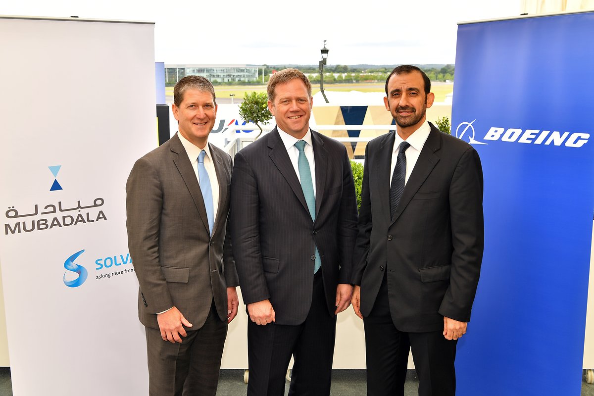 (Left) Roger Kearns, member of the Executive Commitee, Solvay (Middle) Kent Fisher, Vice President and General Manager Supplier Management, Boeing Commercial Airplanes (Right) Homaid Al Shimmari, CEO of Aerospace and Engineering Services at Mubadala 