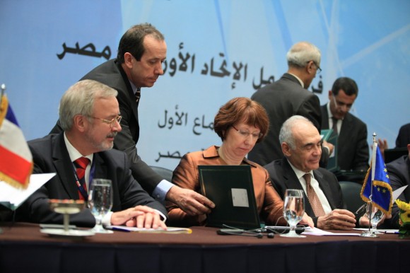 Egypt: EIB lends EUR 200m for the Cairo metro line and EUR 45m for community development Mr Werner Hoyer, President of the EIB and the High Representative of the European Union for Foreign Affairs and Security Policy, Baroness Catherine Ashton Cairo 11/14/2012