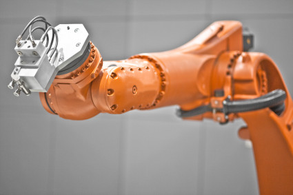 Einige Roboter-Hersteller nutzen innovative Lösungen, mit denen sie nun auch unterschiedliche Werkstoffe miteinander verbinden und dafür sogar ganz neue Materialien einsetzen können. Das Ergebnis: Leistungsfähigere Anlagen zu niedrigeren Kosten.