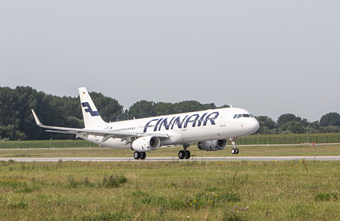 Finnair receives world’s first A321 with Sharklets (c) Airbus