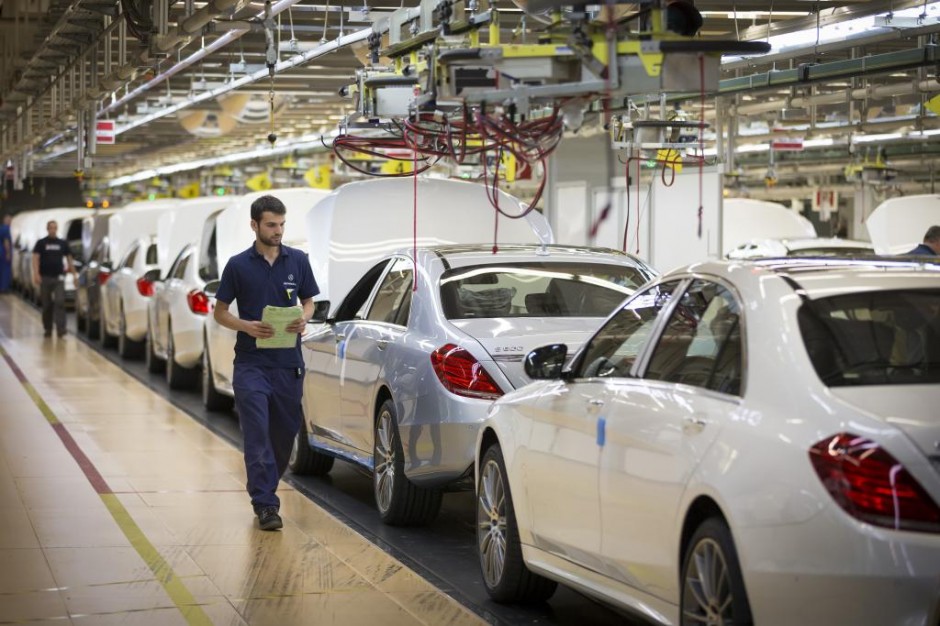 S-class production in the Mercedes-Benz Sindelfingen plant: S-Class, W222 - Introduction 2013