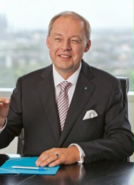 Dr. Manfred Bayerlein