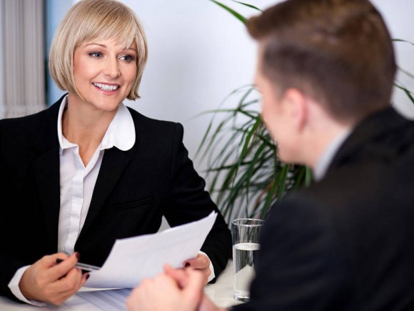 Qualified to be the boss? The selection of leaders is determined by many sterotypes. (Photo: stockyimages / Fotolia.com)