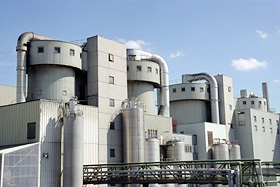 Burghausen - Spray-drying towers Spray-drying towers for dispersible polymer powders at WACKER’s parent plant in Burghausen, Germany. With the construction of a new 50,000-metric-ton spray dryer, WACKER is strengthening its position as a market and technology leader in this field.