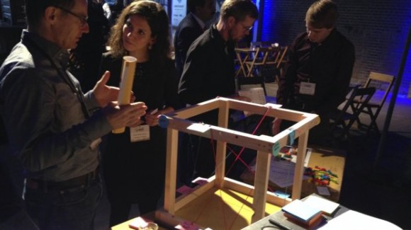 University of Twente student Julieta Matos Castaño developed dilemma cube to be used in large public-private projects 