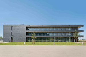 Natur 2.0: Freiburger Zentrum für interaktive Werkstoffe und bioinspirierte Technologien bietet Raum für 140 Wissenschaftler unterschiedlicher Disziplinen 