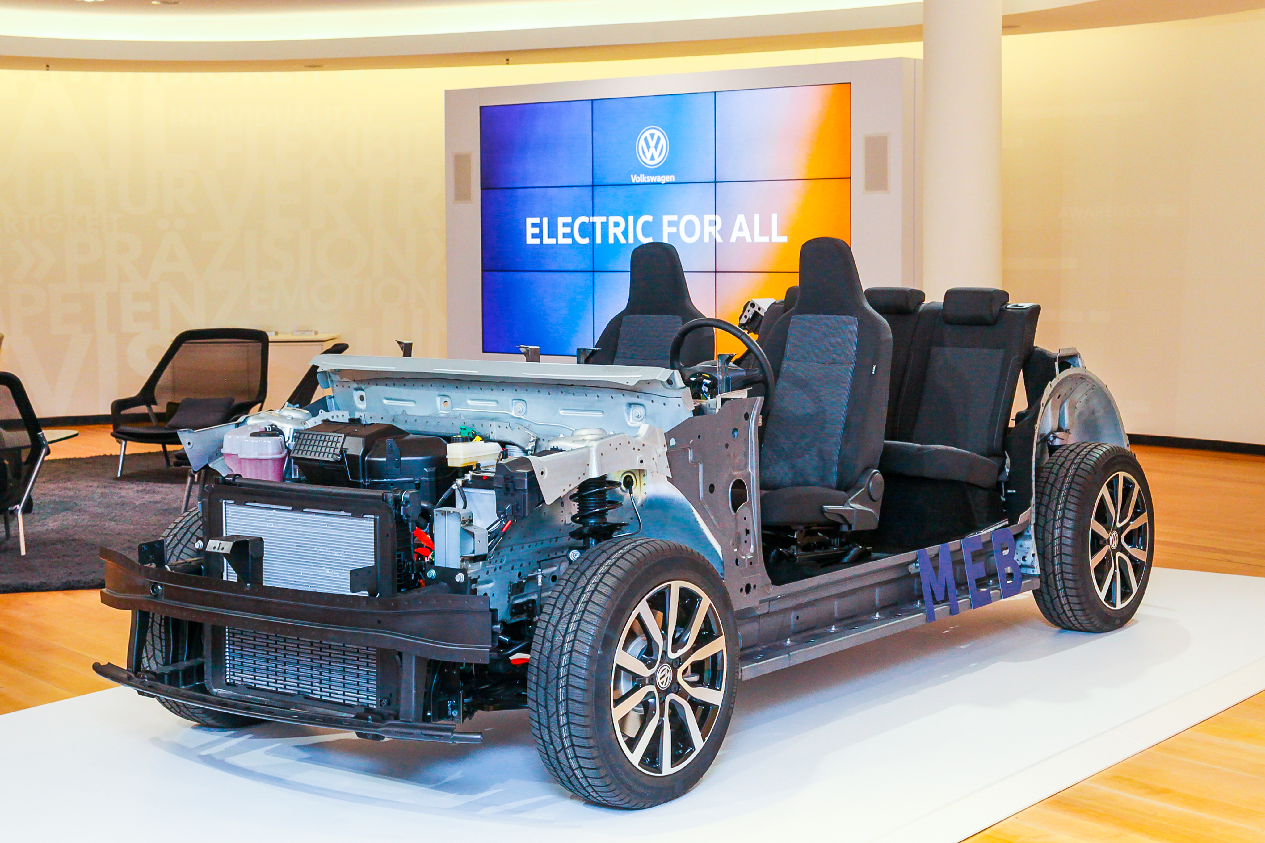 Volkswagen world premieres modular electric drive matrix (MEB) a