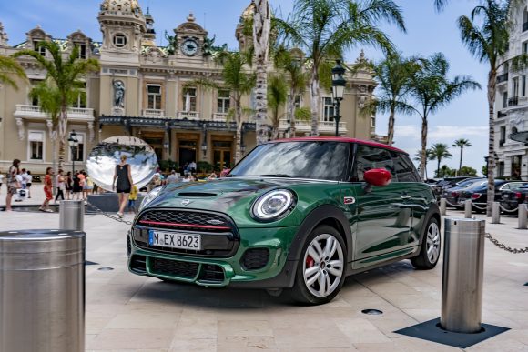 MINI John Cooper Works on a quest through time back to the golden years ...