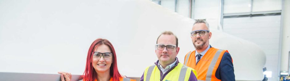 RWE Unveils First Turbine Blade for Sofia Offshore Wind Farm at Siemens ...